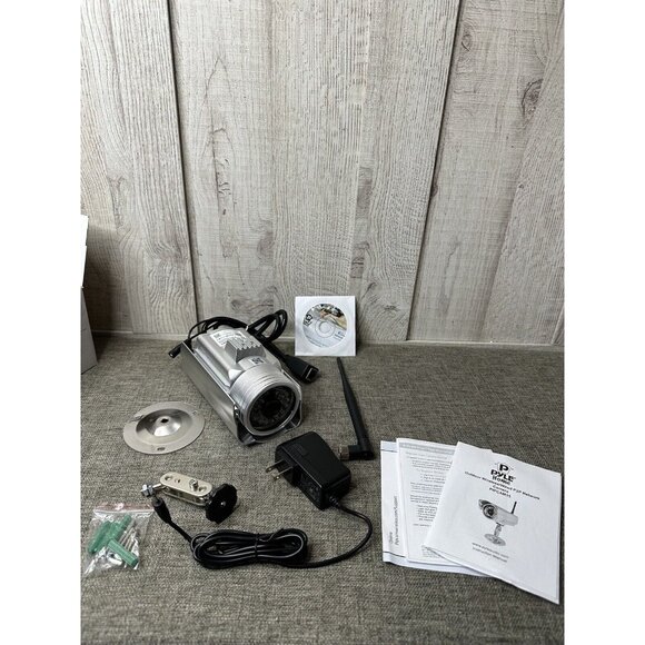 Pyle Wireless Home Security Surveillance Weatherproof Camera with Night Vision - Picture 5 of 11